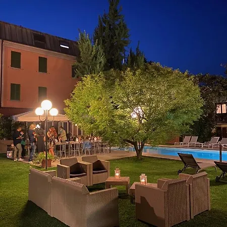 Milano Pool&garden Hotel 3*